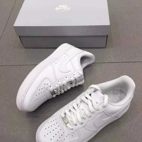 Men\'s White Nike Air Force 1 Sneakers main image 4